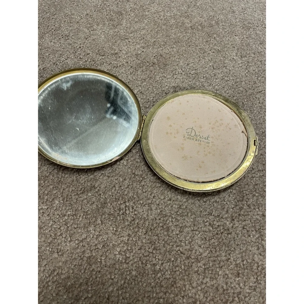 Dorset 5th Avenue 1940's-50's Gold Tone‎ Makeup Compact Mirror vintage retro